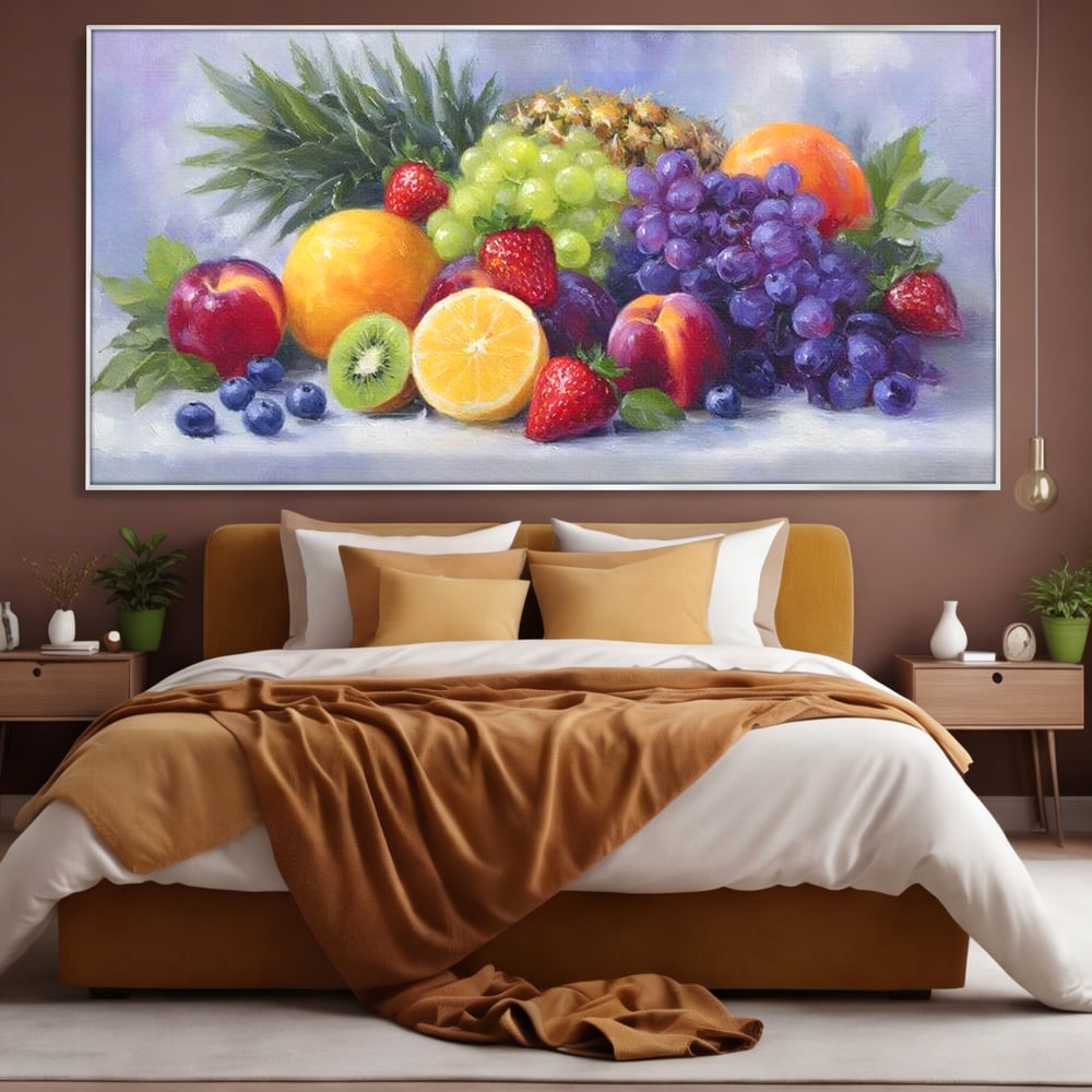 Tablou canvas cu pictura cu cos de fructe, in rama de aluminiu argintiu, pe perete intr-un dormitor